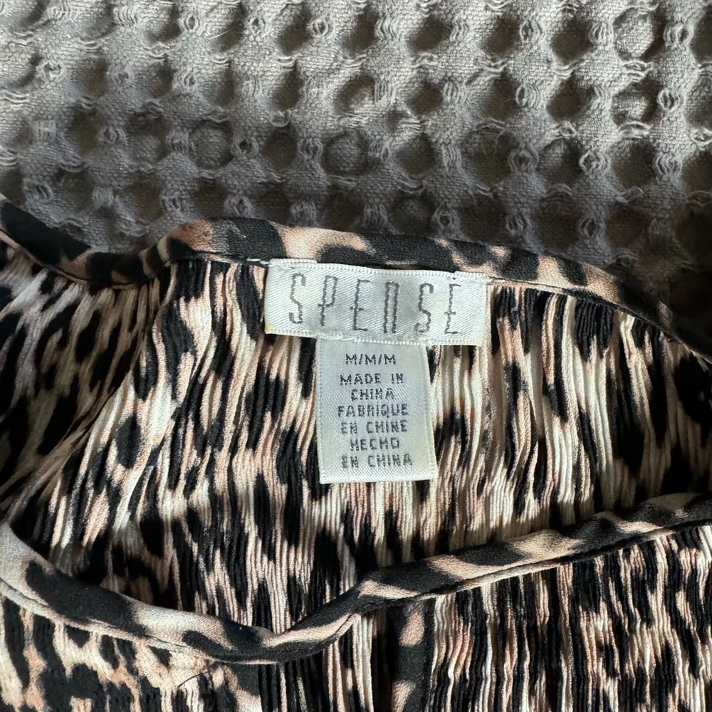 Leopard print Babydoll style top - Picture 2 of 5